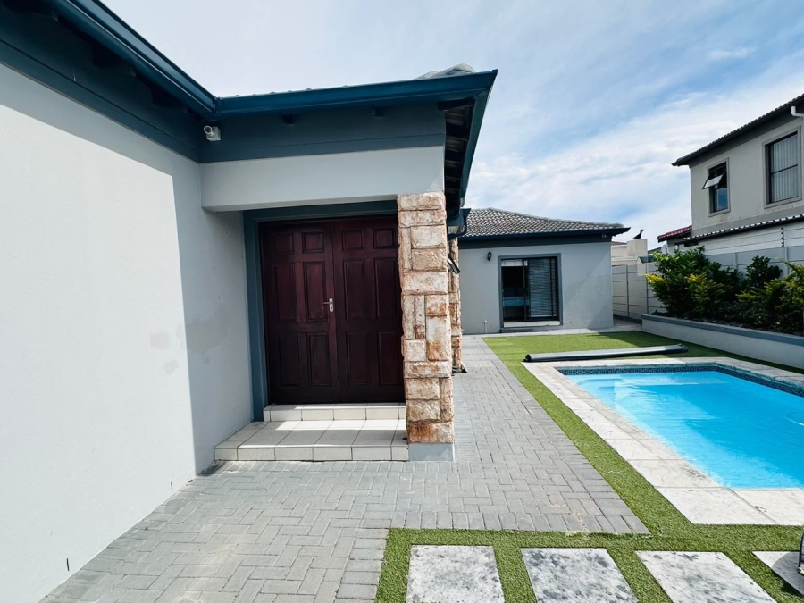 To Let 3 Bedroom Property for Rent in Parklands Western Cape